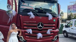 Evlenmeye karar veren çiftin gelin arabası tercihi TIRları oldu! Ortaya gülümseten kareler çıktı