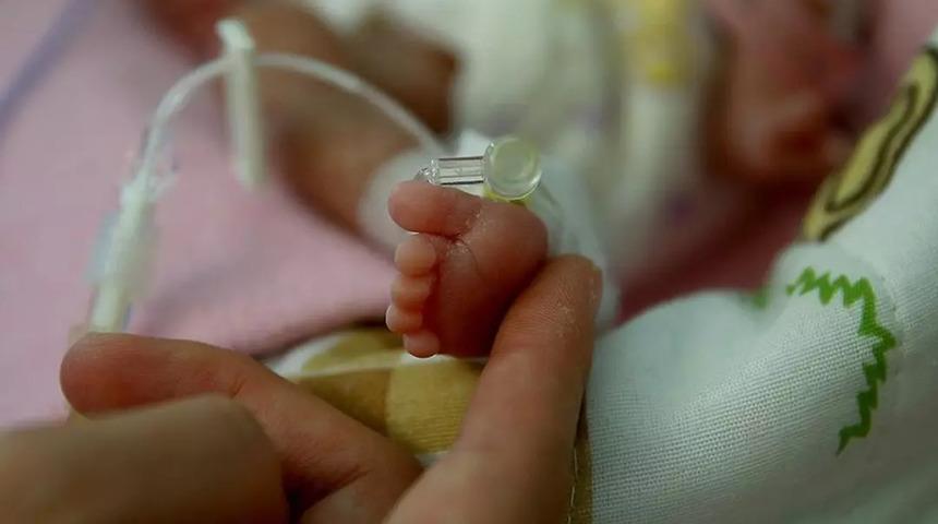 Nakil yapılacak bebek hastaları suç örgütü sayesinde bulmuşlar! Hastane çetesi üyelerinin 273'şer yıla kadar hapsi istendi