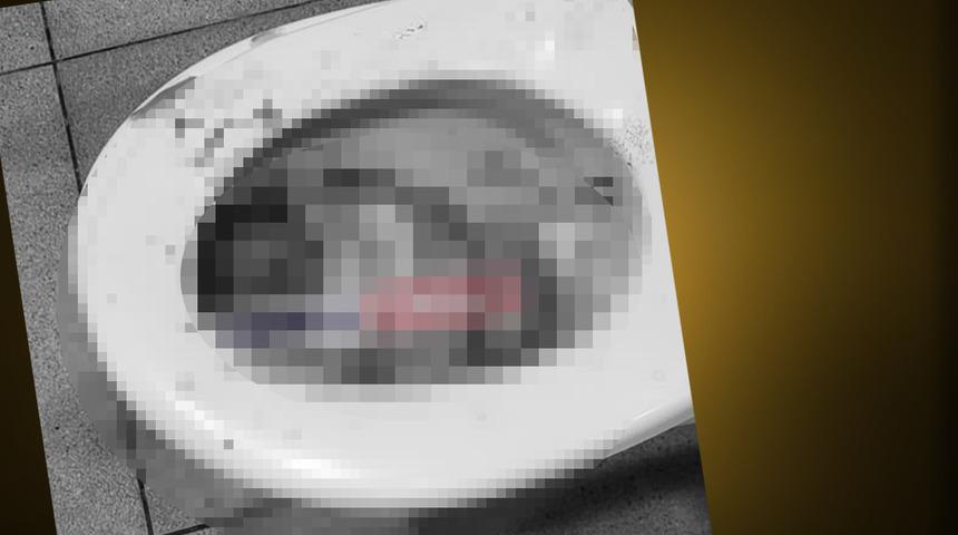 Antalya Havalimanı'nda insanlıktan utandıran görüntü... Bebeği doğurup tuvalete atmış