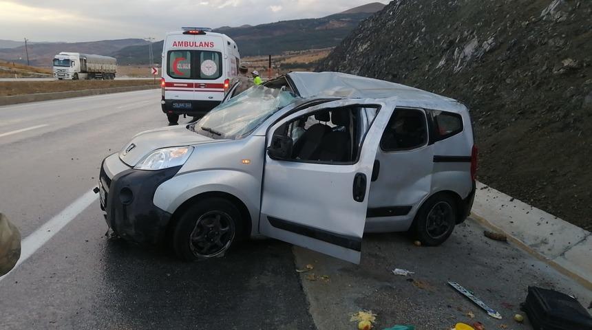 Erzincan'daki trafik kazasında 3 kişi yaralandı
