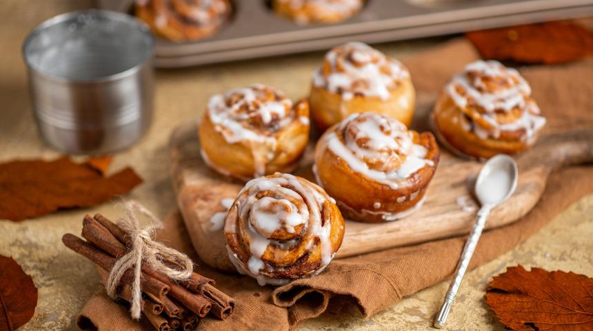 Farklı lezzet arayanlara cinnamon rolls (tarçınlı çörek) tarifi! Cinnamon rolls nasıl yapılır?