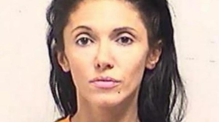 12 yaşındaki öğrencisine diğer öğrencilerin gözü önünde cinsel tacizde bulundu! İlk vukuatı da değilmiş...