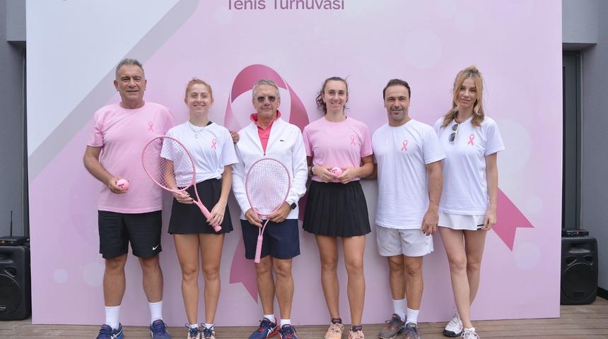 Meme kanseri farkındalığını artırmak amacıyla Pembe Top Tenis Turnuvası düzenlendi