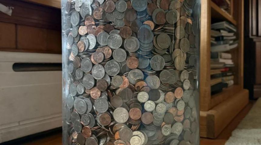 70 yıl boyunca biriktirdi! Akrabalarının yardım etmesine rağmen saymaları bile 5 gün sürdü... Toplam ağırlığı 69 kg: Değeri şoke etti