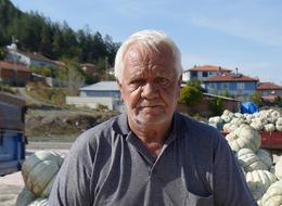 Deneme amaçlı yaptı... Şimdi 40 şehre satıyorlar! Daha tezgaha gelmeden bitiyor! Herkesi o ikna etti, hepsi kazanıyor