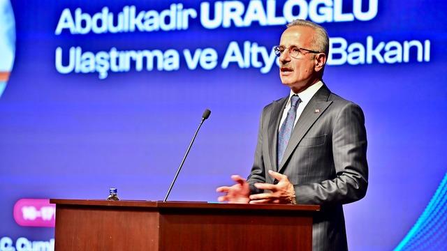 Bakan Uraloğlu: Sosyal medya tehdit alanı olmayacak