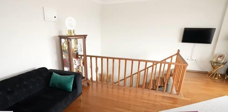 Tarzı ve abartılı makyajıyla çok konuşuluyordu... MasterChef All Star şampiyonu Esra Tokelli 3+1 dubleks eviyle gündemde G2