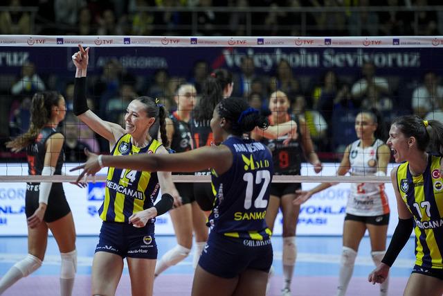 Fenerbahçe Medicana Şampiyonlar Kupası'nın sahibi oldu! 640xauto