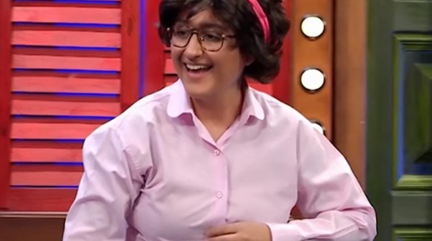 Güldür Güldür'e dönmüştü! Gala tarzıyla dikkat çeken Ecem Erkek nasıl zayıfladı? "Özel yöntemler" deyip...