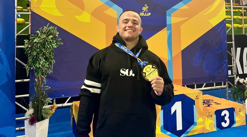 Milli sporcumuz Turgay Artan, Jiu-Jitsu 97 kiloda İtalya'da şampiyonluğa ulaştı!