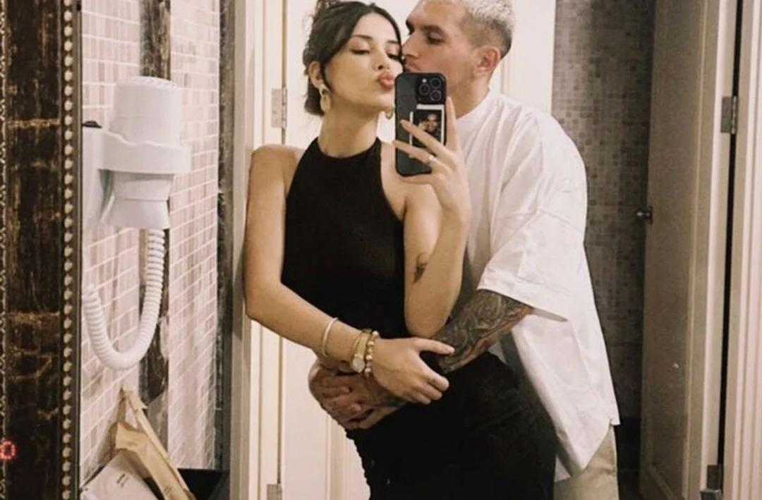 Mavi Mağara galasında Lucas Torreira sevgilisi Devrim &Ouml;zkan'ı yalnız bırakmadı! &Ouml;perek destek oldu