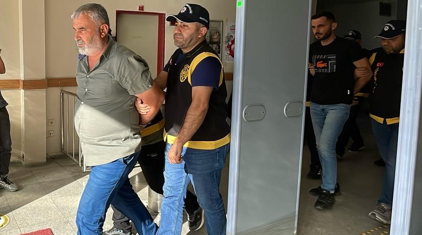 Aydın'da darbettikleri kişiye zorla senet imzalattıkları iddiasıyla 5 zanlı tutuklandı