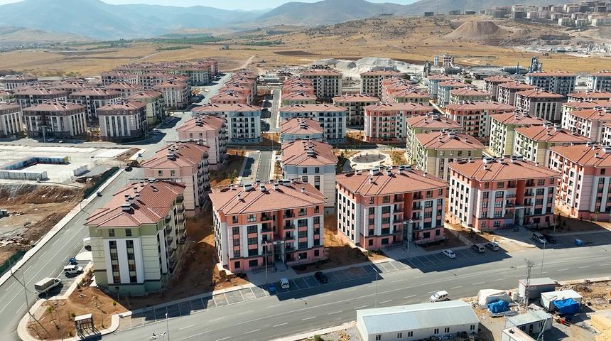 Deprem Bölgesi'nde çalışmalar devam ediyor... Malatya İkizce'de yeni bir yaşam alanı kuruldu! Bakan Kurum: "Bize durmak yok!"