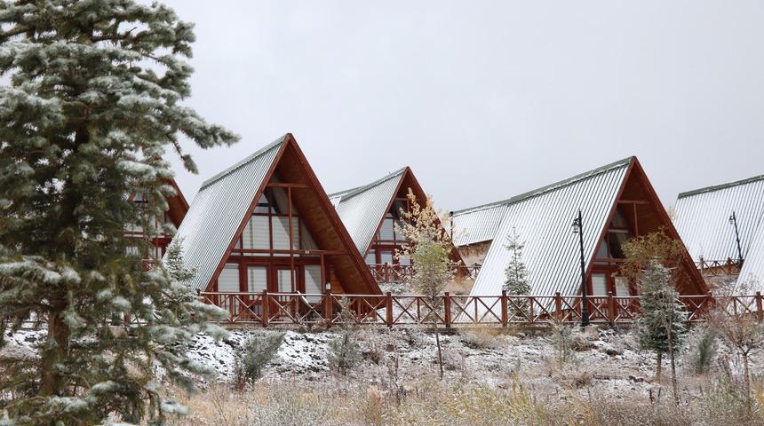 Sivas'a mevsimin ilk karı düştü! Yıldız Dağı'ndan kartpostallık görüntüler