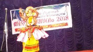 Ünlü dansçıyı ölüm sahnede yakaladı!