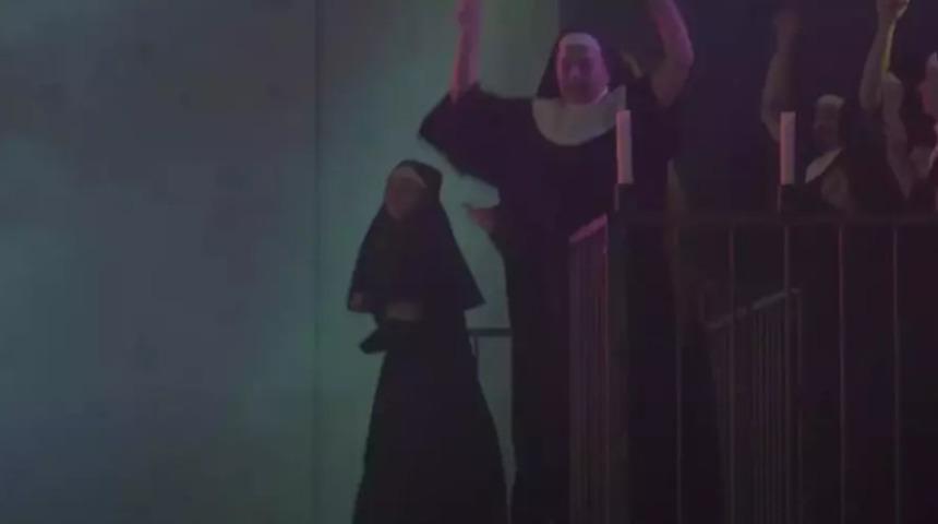 İzleyenlerin bakmaya bile tahammül edemediği 18 kişiyi hastanelik eden gösterisini böyle savundu! "Sansüre uğramama kesinlikle izin vermeyeceğim"