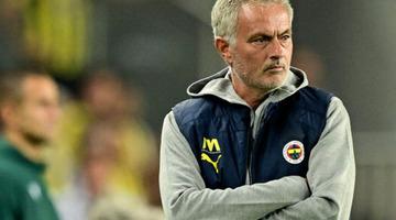 İngiliz ekibi Jose Mourinho'nun peşini bırakmıyor! Önümüzdeki yıl yıldızlar karması kuracaklar...