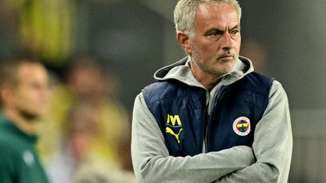 İngiliz ekibi Jose Mourinho'nun peşini bırakmıyor!