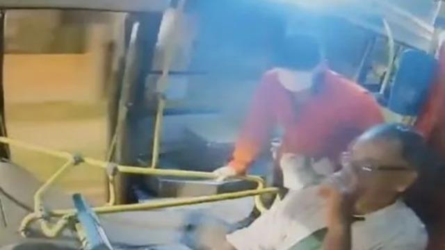 Yasak aşk iddiası canından etti! Karısının ilişki yaşadığı otobüs şoförünü buldu...  İntikamını almak için bıçaklayarak öldürdü