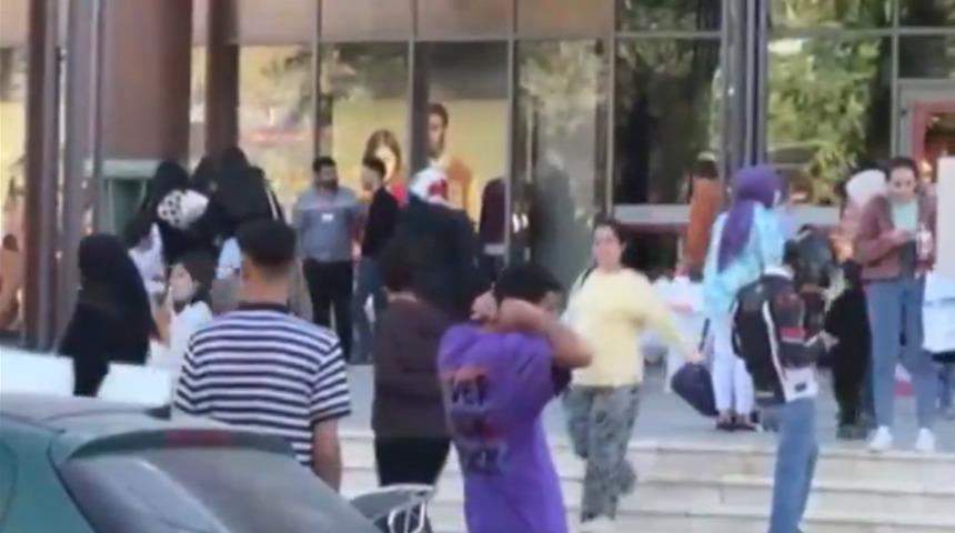 SON DAKİKA | Kahramanmaraş'ta korkutan deprem! Vatandaşlar panikle sokaklara çıktı