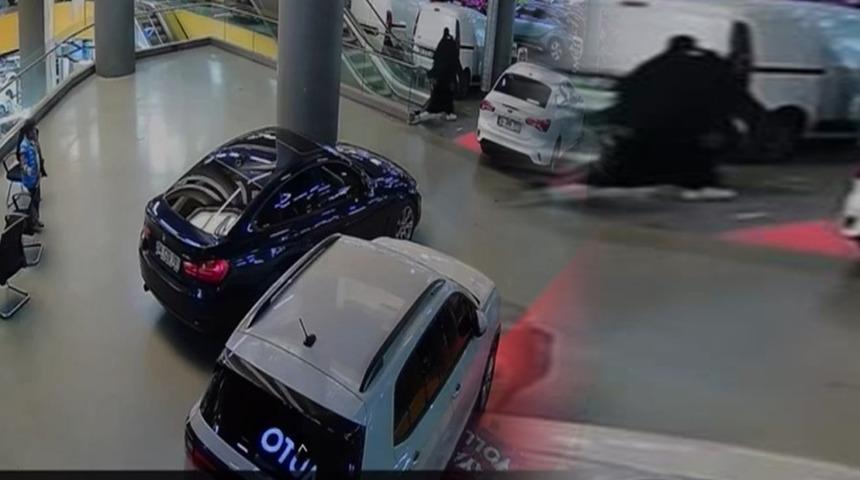 Yer: İstanbul! Çarşaf giyip geldi, kurşun yağdırdı