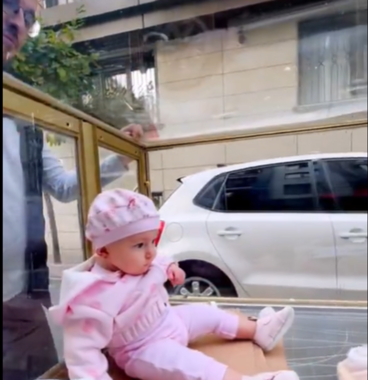 Baba mesleğine kundakta başladı, bazı günler birlikte çalışıyorlar! Annesinin yaptığı poğaçayı sattırıyor G5