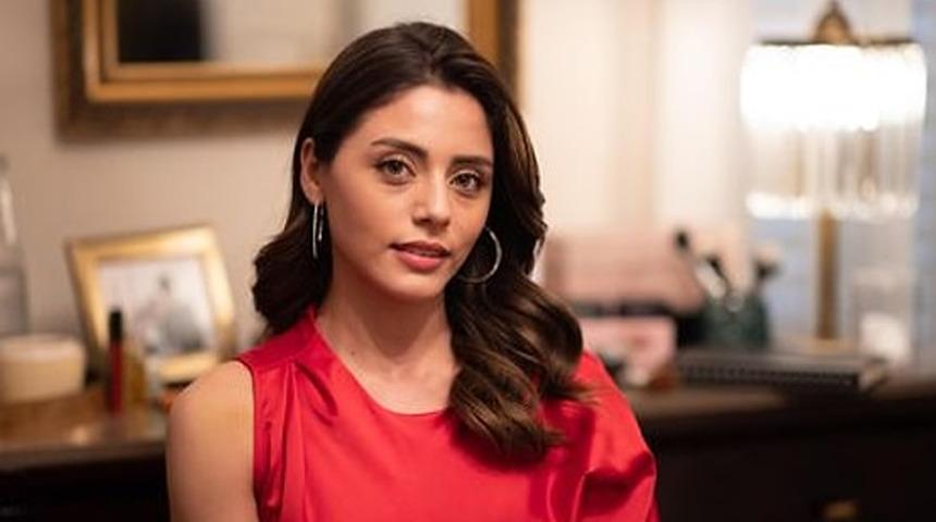 Sıla Türkoğlu aşka geldi! Sevgilisi Ata Ayyıldız ile aşk pozunu paylaştı