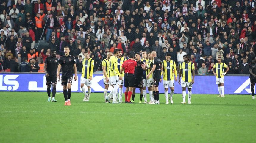 Fenerbahçe'li futbolcular maç sonu mutsuzluklarını dile getirdiler! Flip Kostic, Dusan Tadic ve Maximin...