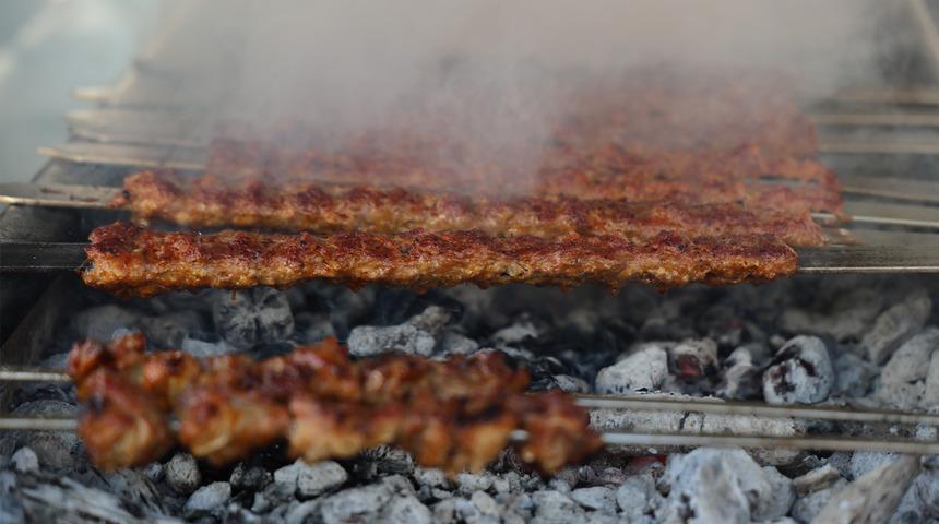500 bin şiş et! 800 binden fazla kişi geldi... Vali rakamları açıkladı