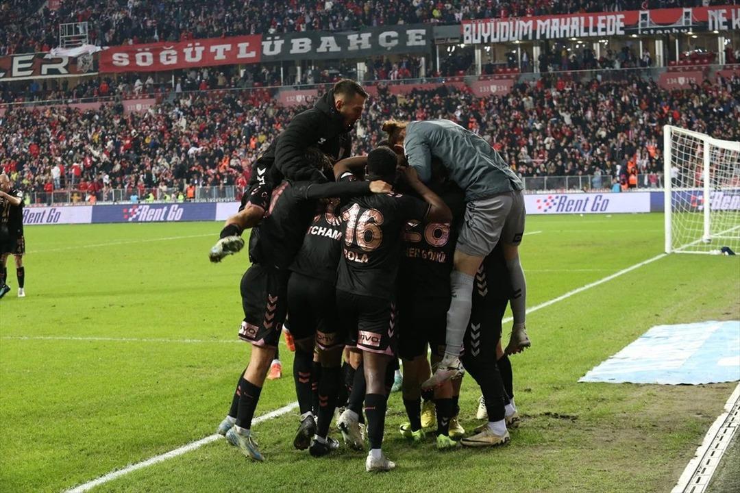 Son-Dakikada-Sok-Fenerbahce-ve-Samsunspor-Beraberligi-Kapti-5