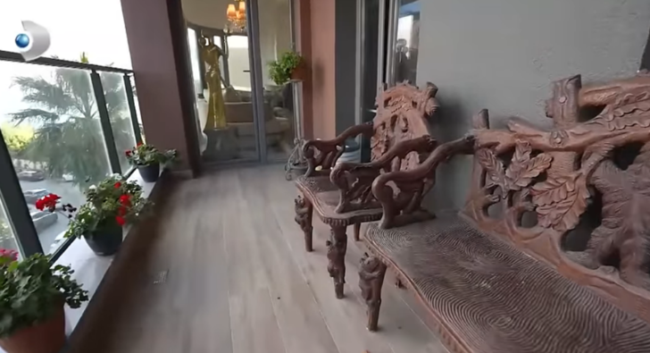 Serpil Çakmaklı'nın yazlık evinin manzarasını görenler şaştı kaldı! Nerede oturduğunu açık açık söyledi G3