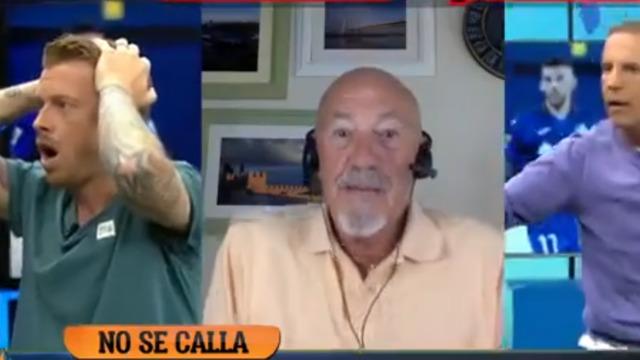 Eski hakemi papağanı canlı yayında ifşa etti! O takımın marşını söylemeye başladı