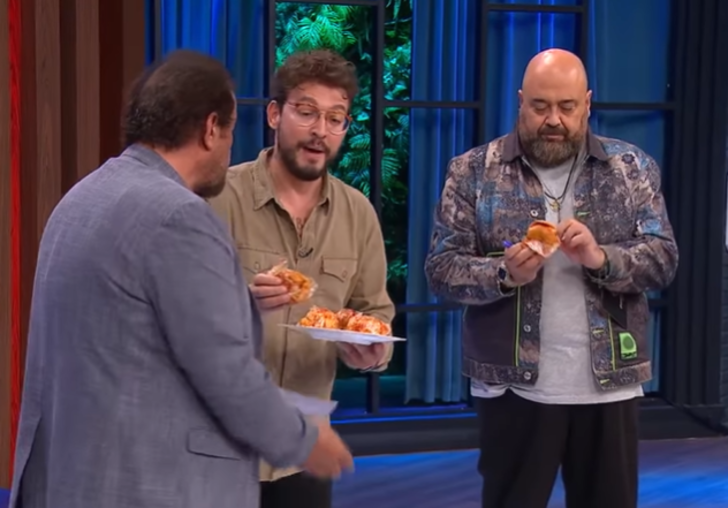 MasterChef jürilerinin hamburger yeme şekli tepki çekti! "İğrenç görünüyorsunuz..."  G1