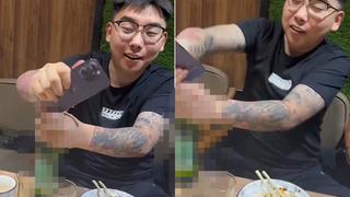 Cep telefonuyla şişe kapağını açmaya çalıştığı anları sosyal medyadan paylaştı! Telefonu kullanılmaz hale geldi... Ne gereği vardı ki?