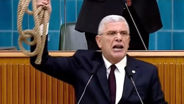 Devlet Bahçeli, Müsavat Dervişoğlu'nun attığı ipi istedi! Dervişoğlu şartlı gönderdi: 17-25 Aralık saatinin üzerine as!