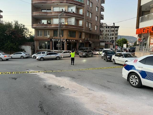 Hatay'da yola yağ akıtan kamyon şoförüne ceza kesildi