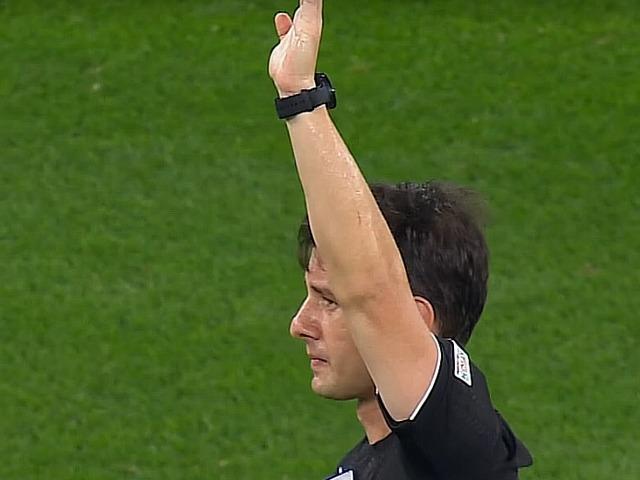 Avrupa Halil Umut Meler'i konuşuyor! 58 dakikada 3 golü iptal etti... Benfica'da forma giyen Kerem Aktürkoğlu çılgına döndü, Meler ile tartıştı