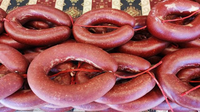 Gıda ürünlerinde sarsıntı devam ediyor! Köfteci Yusuf Sarıyer Börekçisi derken listeye yenileri eklendi... Sucuk yediğinizi zannederken dil yedirmişler! 