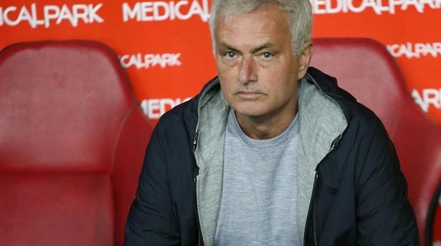 Fenerbahçe'de Jose Mourinho'dan zehir zemberek açıklama! ''Son 10 yıldır kupamız yok ama nedeni var"
