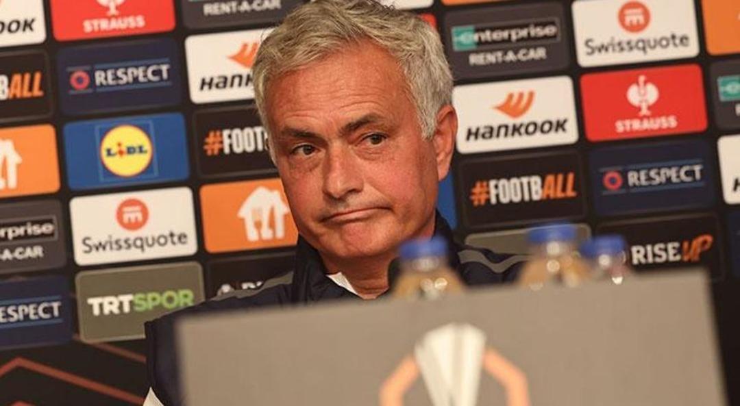 Fenerbahçe'de Jose Mourinho'dan zehir zemberek açıklama! ''Son 10 yıldır kupamız yok ama nedeni var" 1200xauto