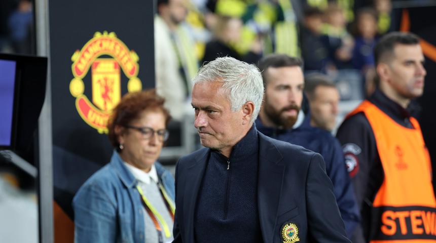 Manchester United maçında kırmızı kart görmüştü... Cezası belli oldu! UEFA'dan Jose Mourinho'ya men