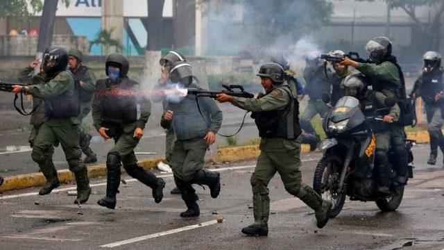 Venezuela'da geçen yıl sokak gösterileri sırasında çıkan olaylarda 120'den fazla kişi ölmüştü