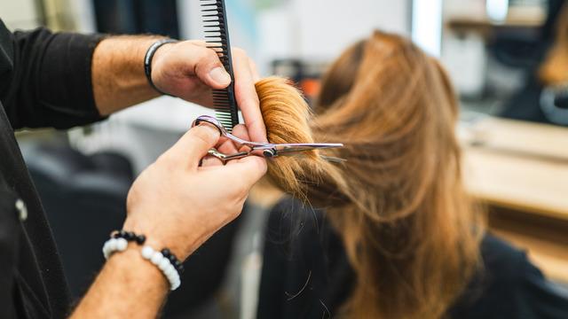 V kesim saç nasıl kesilir? Kadın ve erkek V kesim saç modelleri