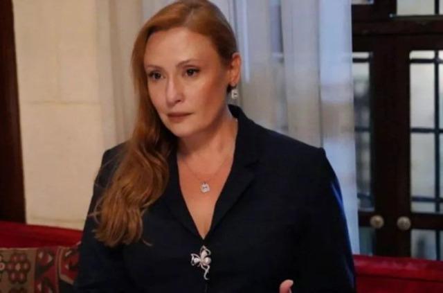 Yalı Çapkını'nın İfakat'ı Gülçin Santırcıoğlu sarhoşken röportaj verdi! Arkadaşları gülerek izledi! O anlar hem gündem oldu hem de tepki çekti