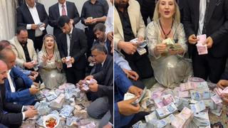 Düğünde takılan takıları onlarca kişi bir araya gelip anca sayabildi! Sabahtan beri sayıyoruz bitmiyor