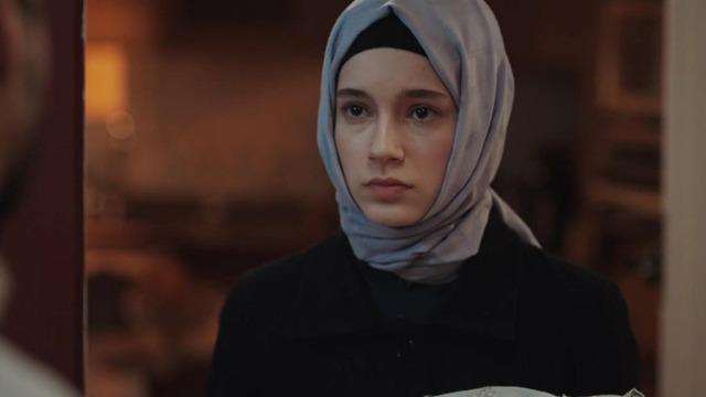 Kızıl Goncalar'ın Zeynep'i Mina Demirtaş güzelliğiyle mest etti! O fotoğraflara yorum yağdı! 