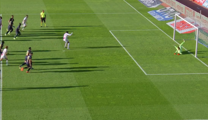 Kasımpaşa Samsunspor maçı lige damga vurdu! Ntcham 8 dakikada 2 penaltı kaçırdı, Kasımpaşa öne geçti... Samsunspor Başkanı tribünde çılgına döndü G2