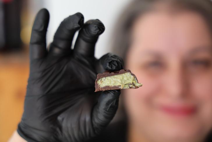 Her gelen Dubai çikolatasını sorunca yapmaya karar verdi: Taleplere yetişmeye çalışıyor!