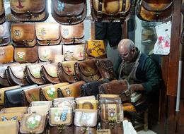 Gaziantep'te 2 Türkiye'de sayılı yapan var... Bir tanesi 2 bin 500 lira! Tasarımından derisine kadar bu çantayı başka kimsede göremezsiniz...