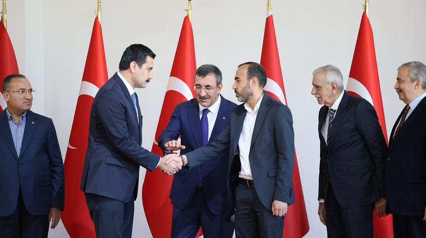 6 yıllık husumet barış yemeğinde sonlandı: Şenyaşar ve Yıldız aileleri barıştı! Cumhurbaşkanı Yardımcısı Cevdet Yılmaz da katıldı